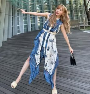 痩せた後の本田仁美の全身写真