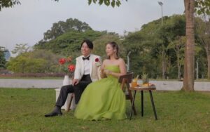 公園でバチェラー久次米一輝と話す西川歩希